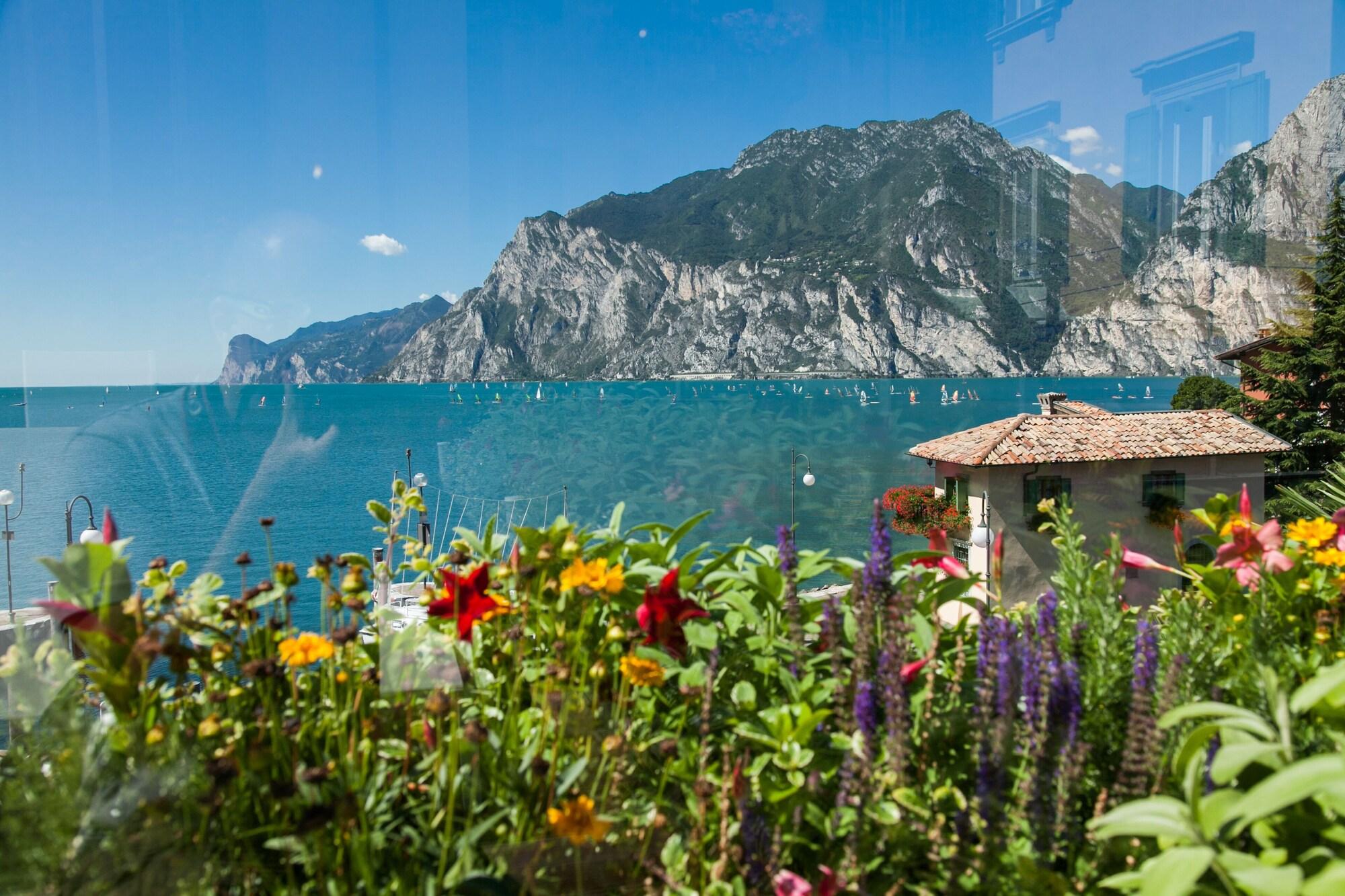 Hotel Lago Di Garda Nago-Torbole Luaran gambar